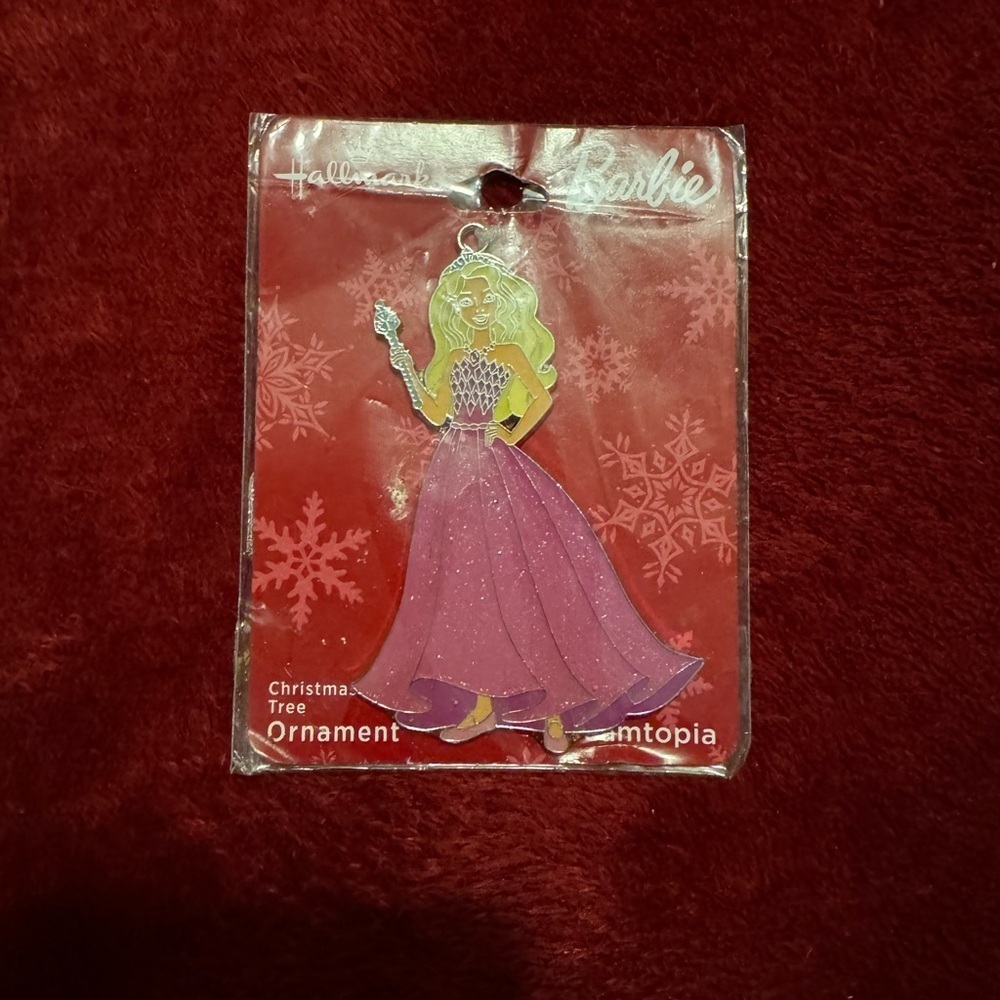 Hallmark 2018 Barbie - Picture 2 of 3